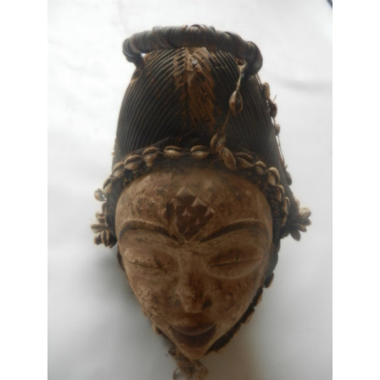 Punu Mukudj White Mask – Gabon, Carved Wood With Kaolin And Cowrie Shells, 28 Cm